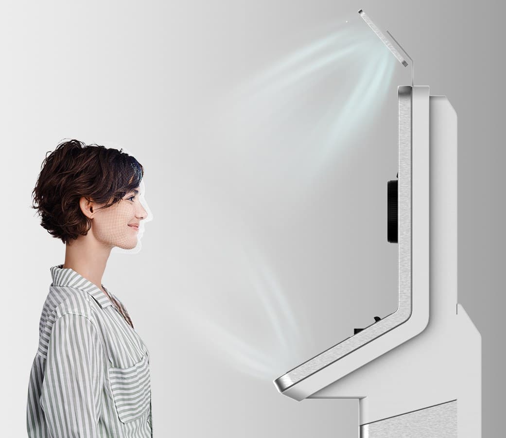 The light adapts to the room
